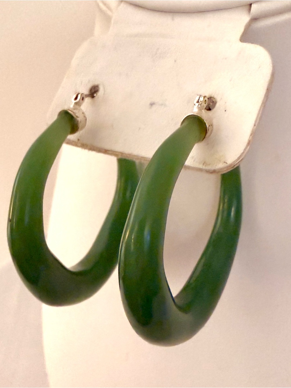 Green Lucite Style Chunky Hoop Earrings Jade Look Silver Tone Statement